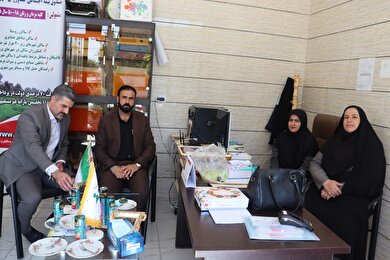 بازدید سرزده مدیر بیمه اجتماعی کشاورزان، روستائیان و عشایر استان ایلام از دفاتر کارگزاری