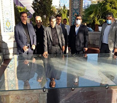 ما مدیون خون مطهر شهداء هستیم و برای تحقق آرمان‌های آن ها باید در مسیر اهداف شهداء حرکت و جهادی عمل کنیم