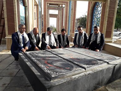 ادای احترام مدیرعامل صندوق بیمه اجتماعی کشاورزان، روستائیان و عشایر‌ به مقام‌ شامخ شهدا‌ء