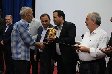 آیین بزرگداشت روز خانواده و تکریم بازنشستگان در استان سمنان برگزار شد