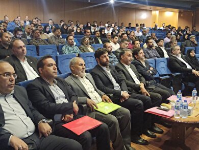 حضور صندوق بیمه  اجتماعی کشاورزان، روستائیان و عشایر در همایش دهیاران استان سمنان