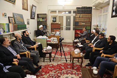 دیدار مدیر صندوق استان قم با آیت‌الله فاضل لنکرانی