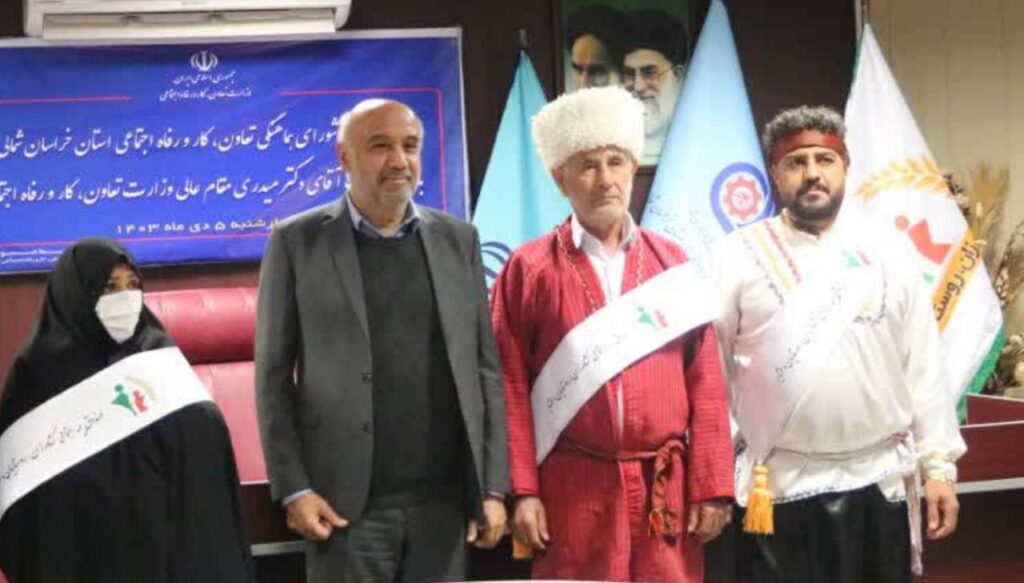 اهدای احکام مستمری بگیران روستایی اهدای احکام مستمری بگیران روستایی