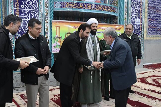 سخنرانی مدیر صندوق استان همدان در مراسم نماز جمعه شهرستان رزن