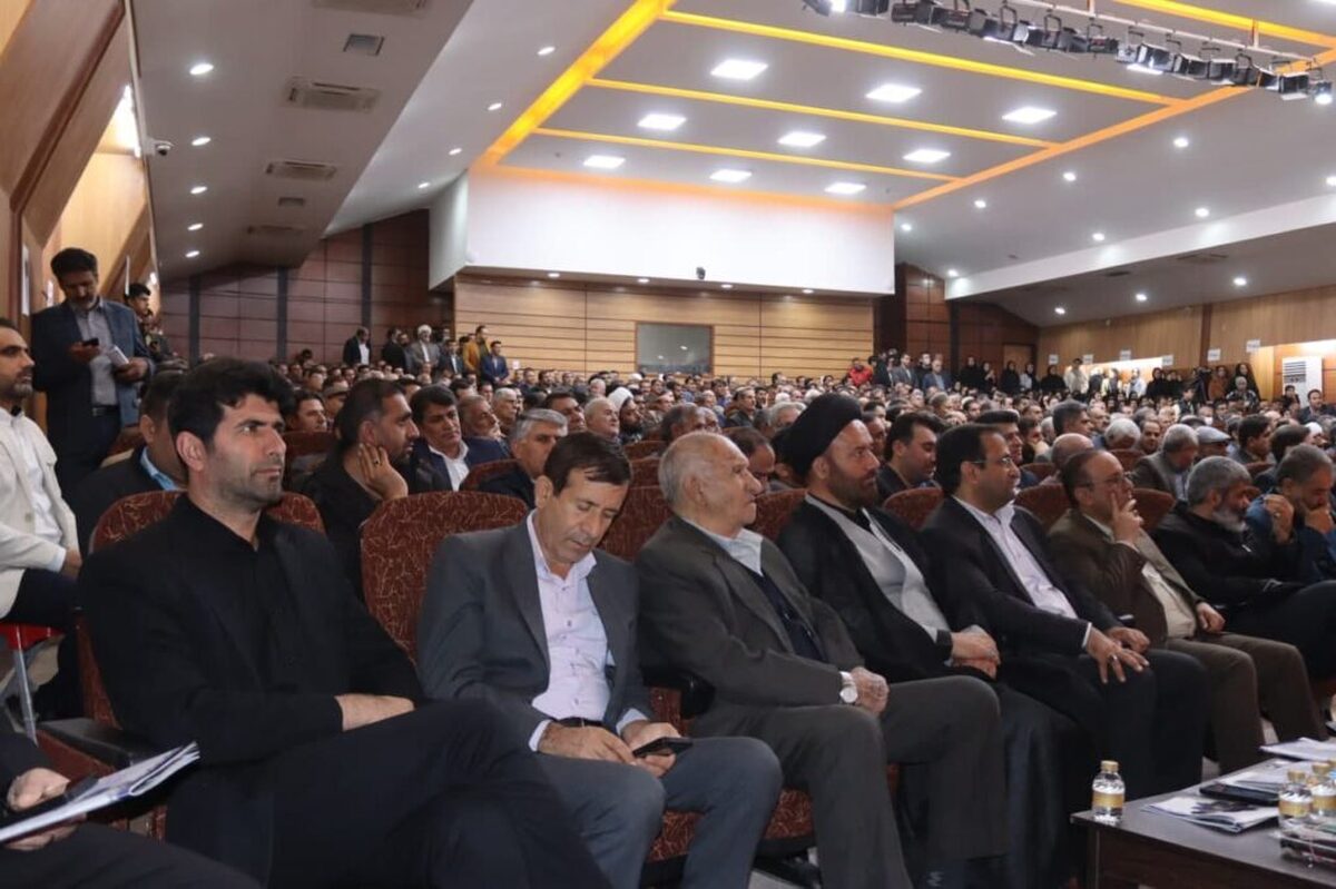 اسدیان، سرپرست صندوق استان، بر لزوم همکاری بخشداران و دهیاران در راستای گسترش فرهنگ بیمه ای در میان روستائیان و عشایر تاکید کرد.