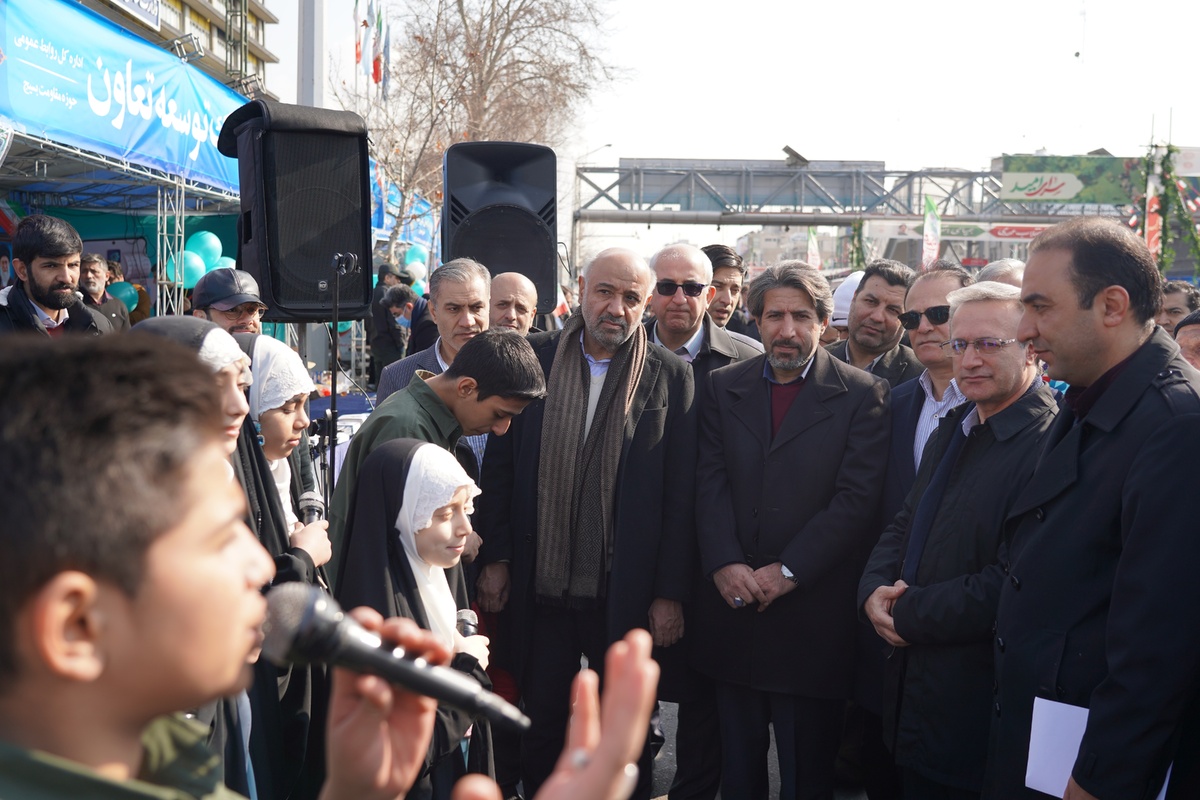 غرفه صندوق در مراسم باشکوه راهپیمایی 22بهمن 1403 حضوری گسترده و فعال داشت.