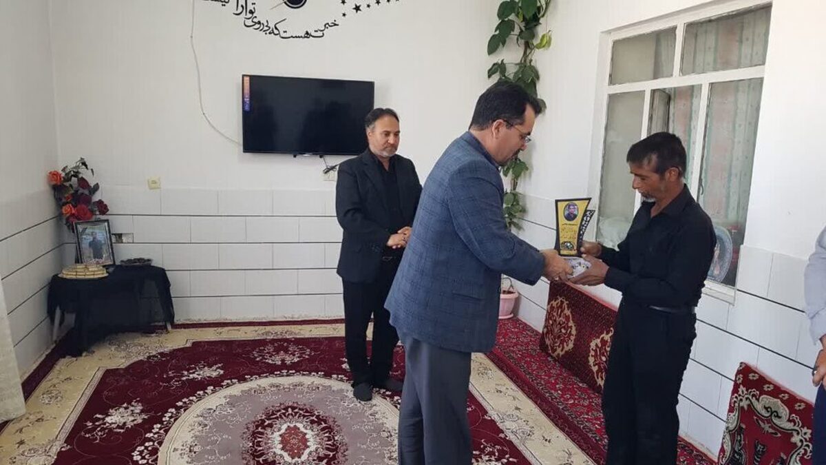 دلجویی صندوق بیمه اجتماعی از خانواده‌ های روستایی حادثه معدن طبس