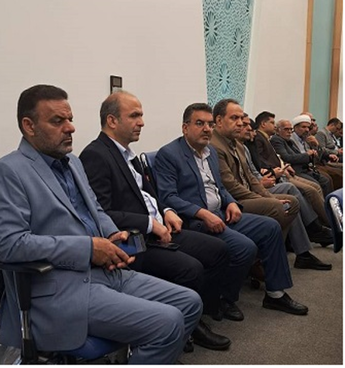 جلسه شورای اداری استان اصفهان با حضور استاندار و سایر مدیران برگزار شد.