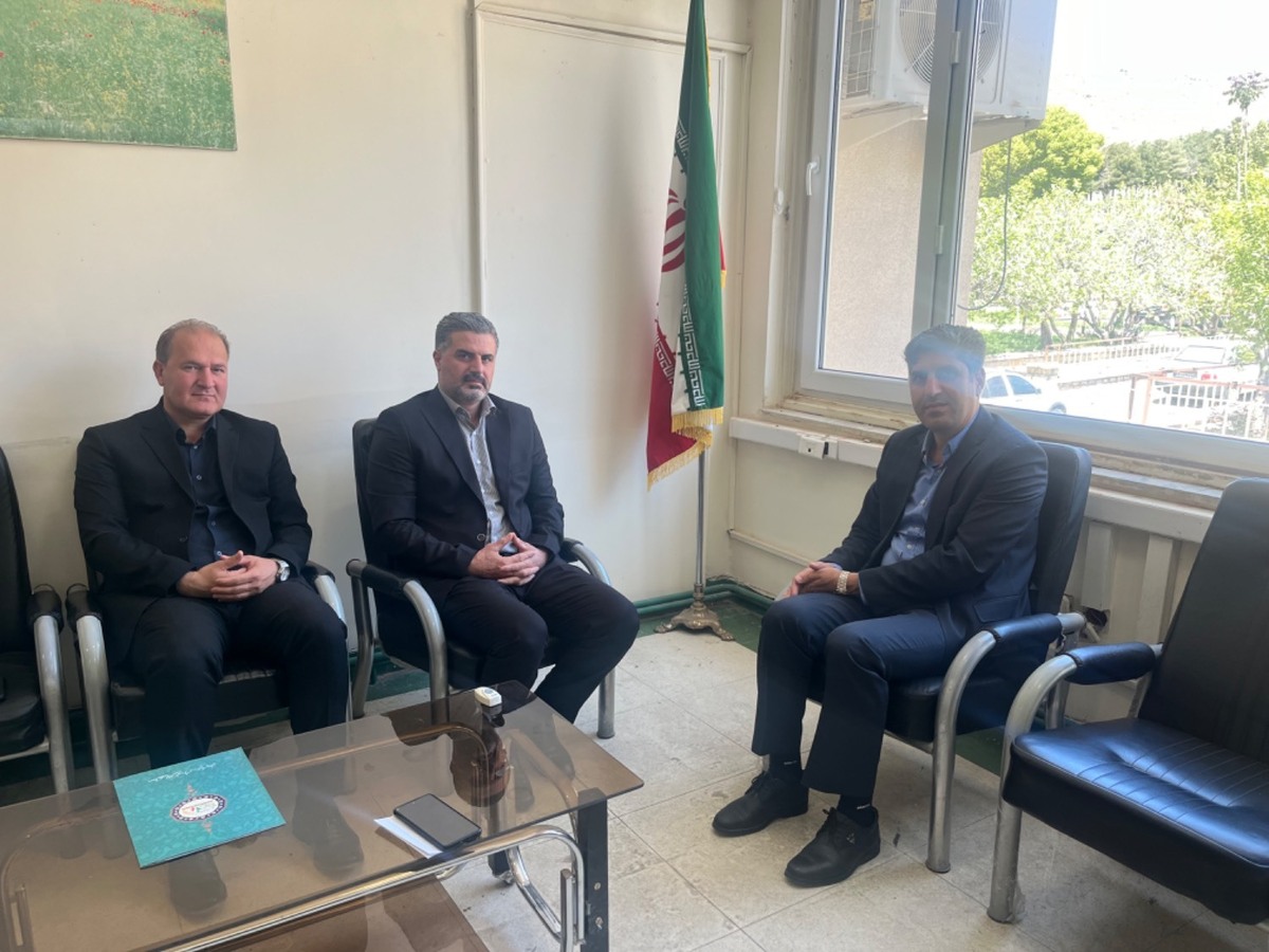 نعمت الله رحیمی: گسترش چتر بیمه ای در بین اقشار مختلف جامعه دارای اهمیت است.