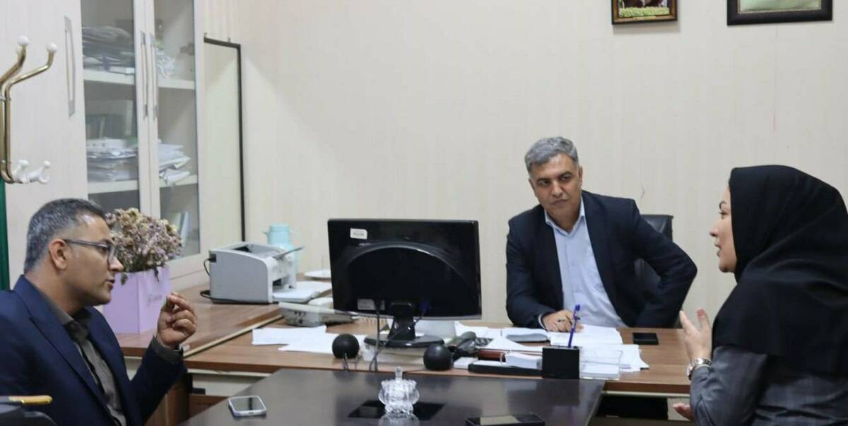 در دیدار با مدیر کل امور روستایی استانداری بر ضرورت همکاری دهیاران و شورا‌های اسلامی روستا‌ها در راستای جذب حداکثری جامعه هدف روستایی و عشایری تأکید شد.