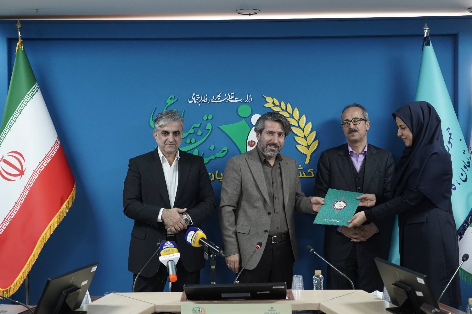 گرامیداشت هفته پژوهش و فناوری در صندوق