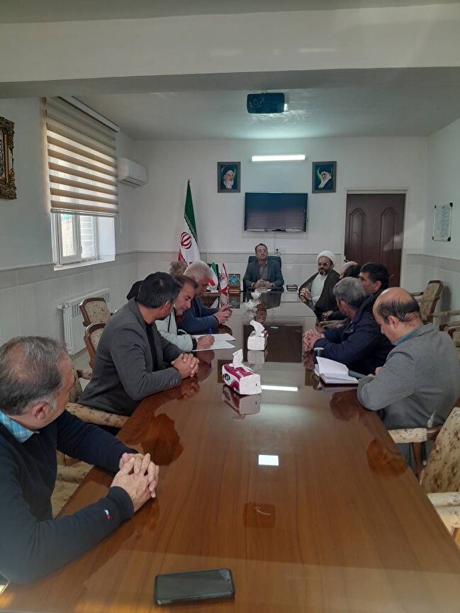 دیدار مدیر صندوق قم با بخشدار ،دهیاران وشورای اسلامی شهر قاهان