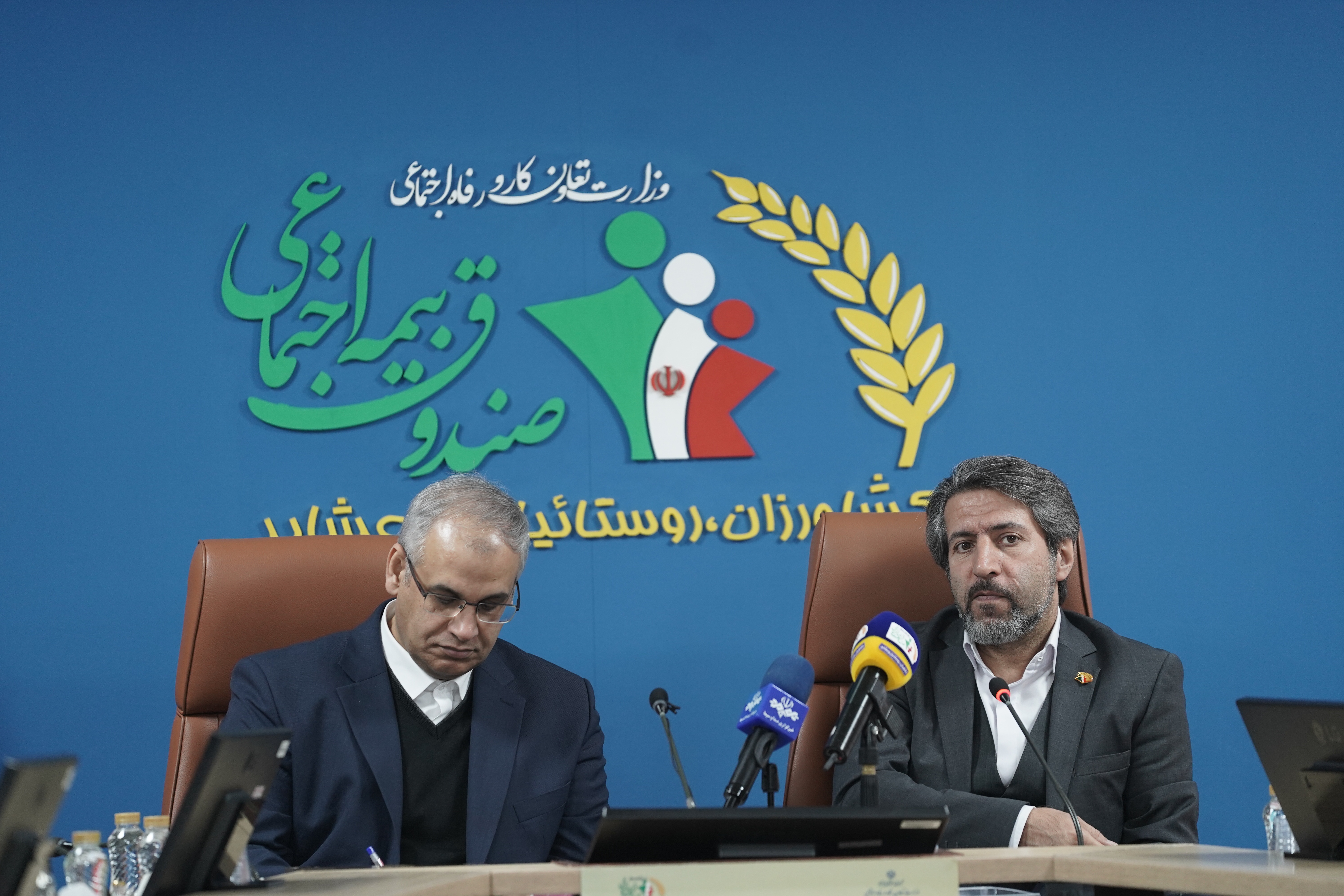 توسعه پوشش بیمه ای اعضای تحت پوشش برنامه تامین مالی خرد با انعقاد تفاهمنامه همکاری