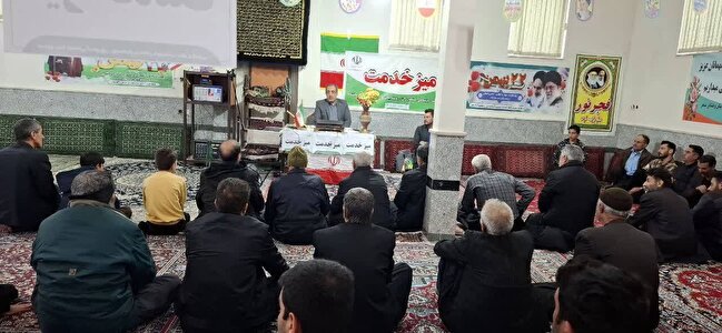 برپایی میز خدمت و اهدا احکام مستمری در استان کرمانشاه در ايام الله دهه مبارک فجر
