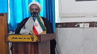 حضور مدیر صندوق استان قم در مصلای نماز جمعه شهر سلفچگان