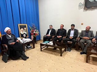 دیدار مدیر صندوق استان ایلام با نماینده ولی فقیه