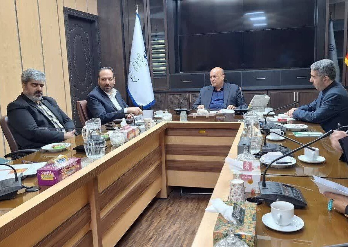 محسن رشیدی اقدم، مدیر صندوق استان تهران با نوراله طاهری فرماندار شهرستان اسلامشهر دیدار و گفت‌و‌گو کرد.