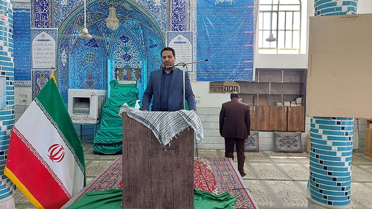 مدیرصندوق بیمه استان یزد در سخنرانی پیش از خطبه های نمازجمعه دهستان بهادران، ضمن تبریک بیستمین سالگرد تاسیس صندوق، اقدامات و دستاوردهای صندوق را برای جامعه هدف تشریح و مردم روستا را جهت عضویت و تضمین آینده خود جهت عضویت دعوت کرد.