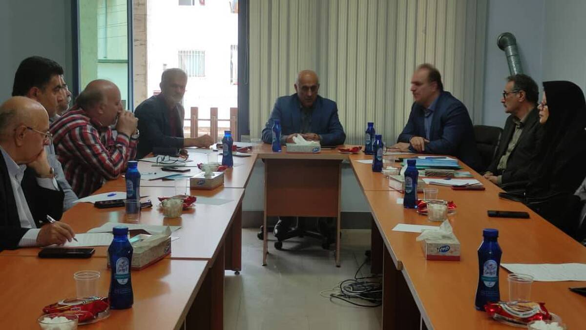 در راستای تفاهم نامه همکاری اتاق تعاون و بیمه اجتماعی کشاورزان، روستائیان و عشایر نشست مشترک مدیر صندوق استان با ریاست و اعضاء اتاق تعاون استان گیلان برگزار شد .