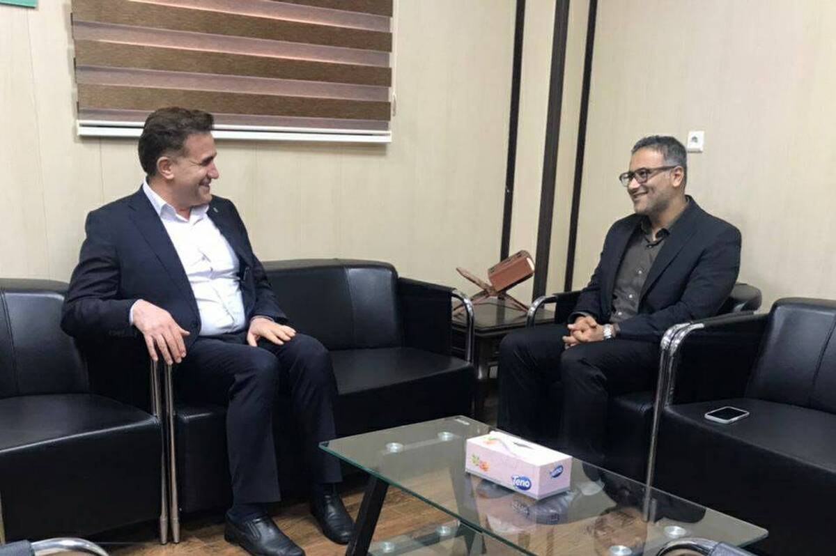 سرپرست صندوق استان بوشهر و مدیر شعب بانک توسعه تعاون استان، با هدف بررسی راهکارهای تسهیل ارائه تسهیلات به کارگزاران گفتگو کردند.