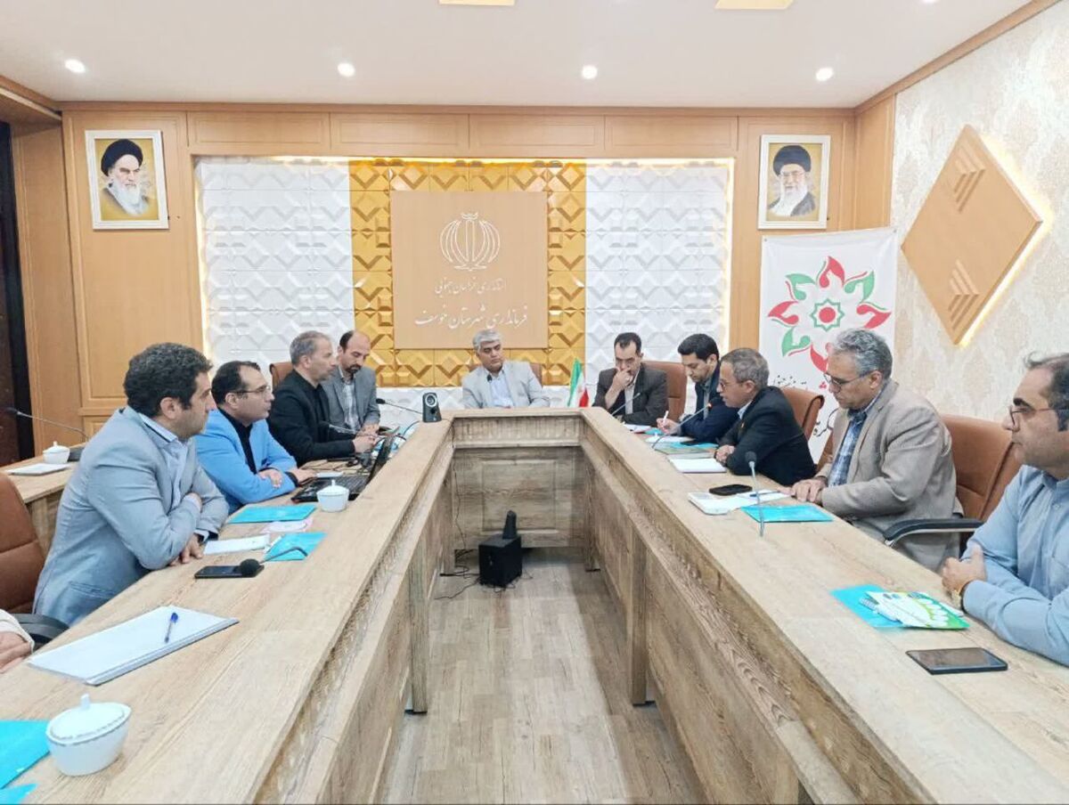 ستاد توسعه راهبردی شهرستان خوسف با حضور مسعود قلی زاده فرماندر شهرستان، علیرضا اسدی مدیر صندوق استان و سایر اعضاء در فرمانداری شهرستان خوسف برگزار گردید.
