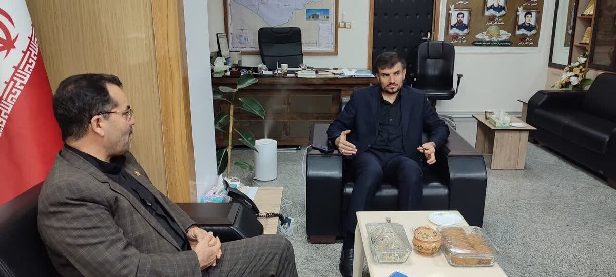 علیرضا اسدی مدیر صندوق استان با جلال دانش فرماندار شهرستان نهبندان دیدار و گفت‌وگو کرد.