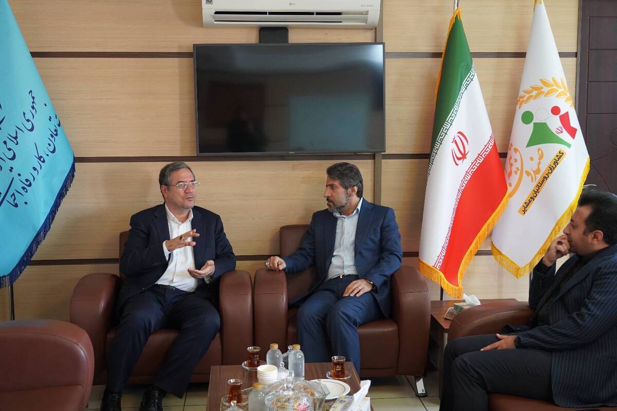 دکتر رضا رحمانی، استاندار آذربایجان غربی، ضمن حضور در صندوق با دکتر حامد قادرمرزی، دیدار کرد.