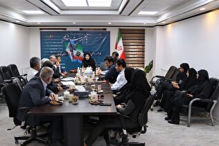 دور دوم نشست هم اندیشی با جمعی از مدیران کارگزاری های شهرستان های استان مرکزی