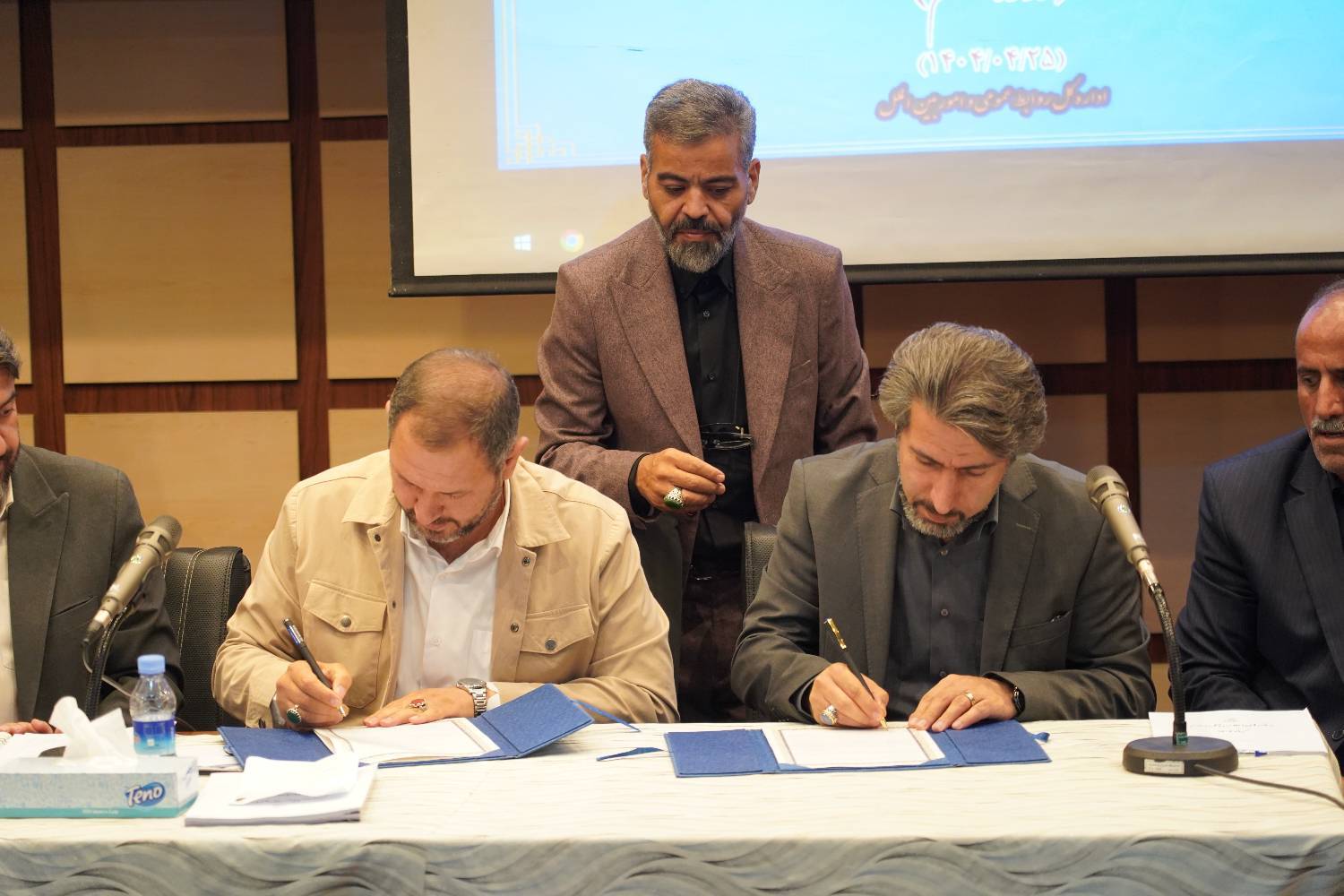 انعقاد تفاهم نامه همکاری صندوق با شورای عالی استانها در راستای گسترش پوشش بیمه ای