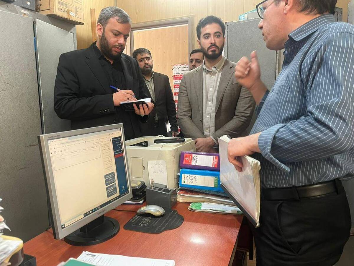 مشاور مدیرعامل و رئیس بازرسی صندوق در استان خراسان رضوی ضمن حضور در ادارات کار، بهزیستی، فنی و حرفه ای، تامین اجتماعی، مدیریت درمان تامین اجتماعی، اورژانس اجتماعی و بانکهای رفاه و‌ توسعه تعاون شهرستان نیشابور با فرماندار این شهرستان دیدار و گفتگو کرد.