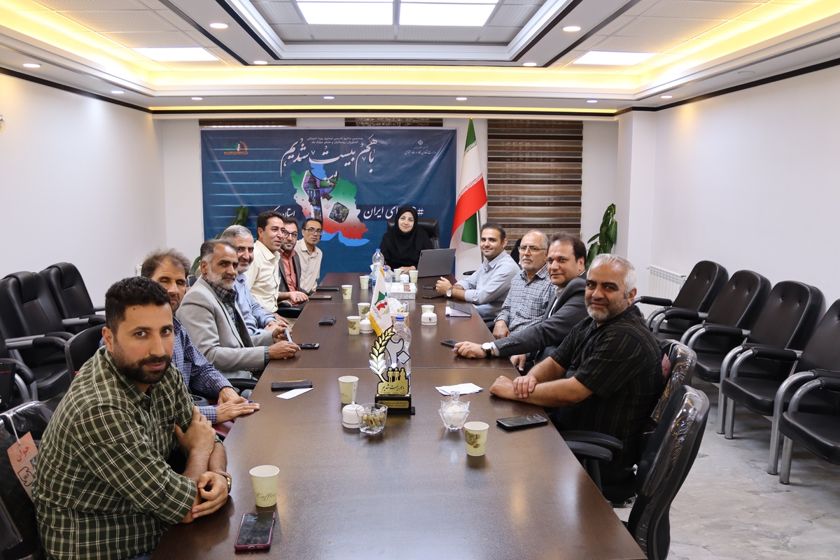 نشست هم اندیشی با جمعی از مدیران کارگزاری های شهرستان های استان مرکزی  با هدف بررسی و گفتگو در خصوص وضعیت عملکرد بیمه ای دو ماهه نخست سال 1404 برگزار گردید.