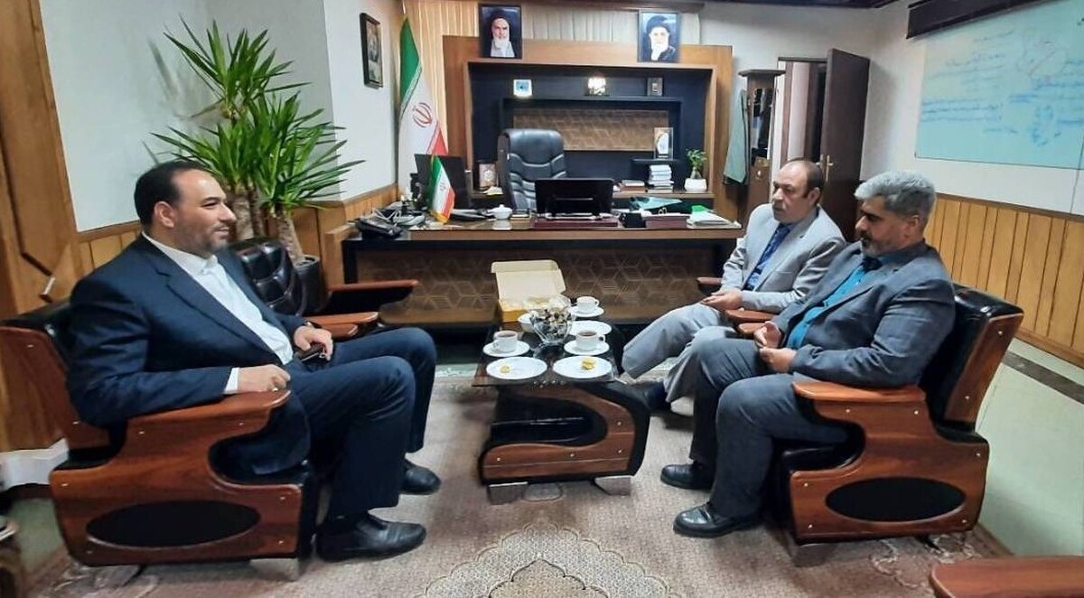 محسن رشیدی اقدم مدیر صندوق استان تهران  با حسین خوش اقبال فرماندار تهران دیدار و گفت‌و‌گو کرد.