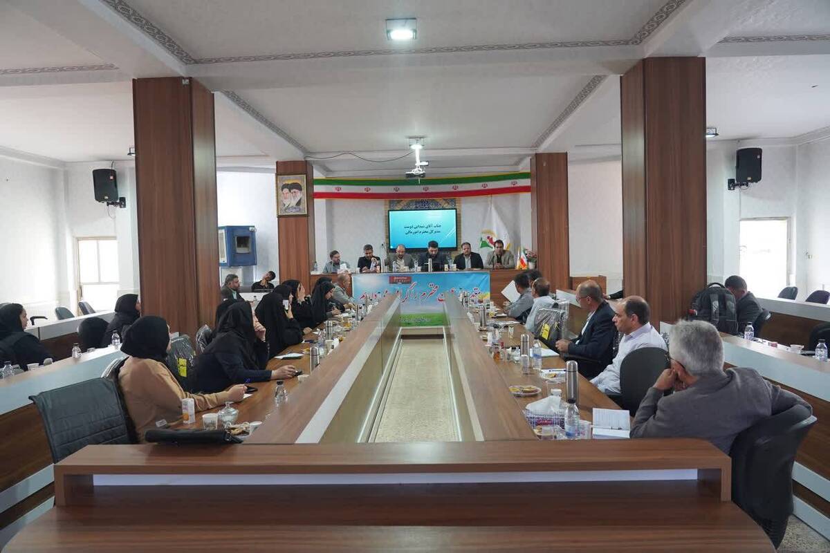 نشست آموزشی کارگزاران استان چهارمحال و بختیاری با مدیران ستادی