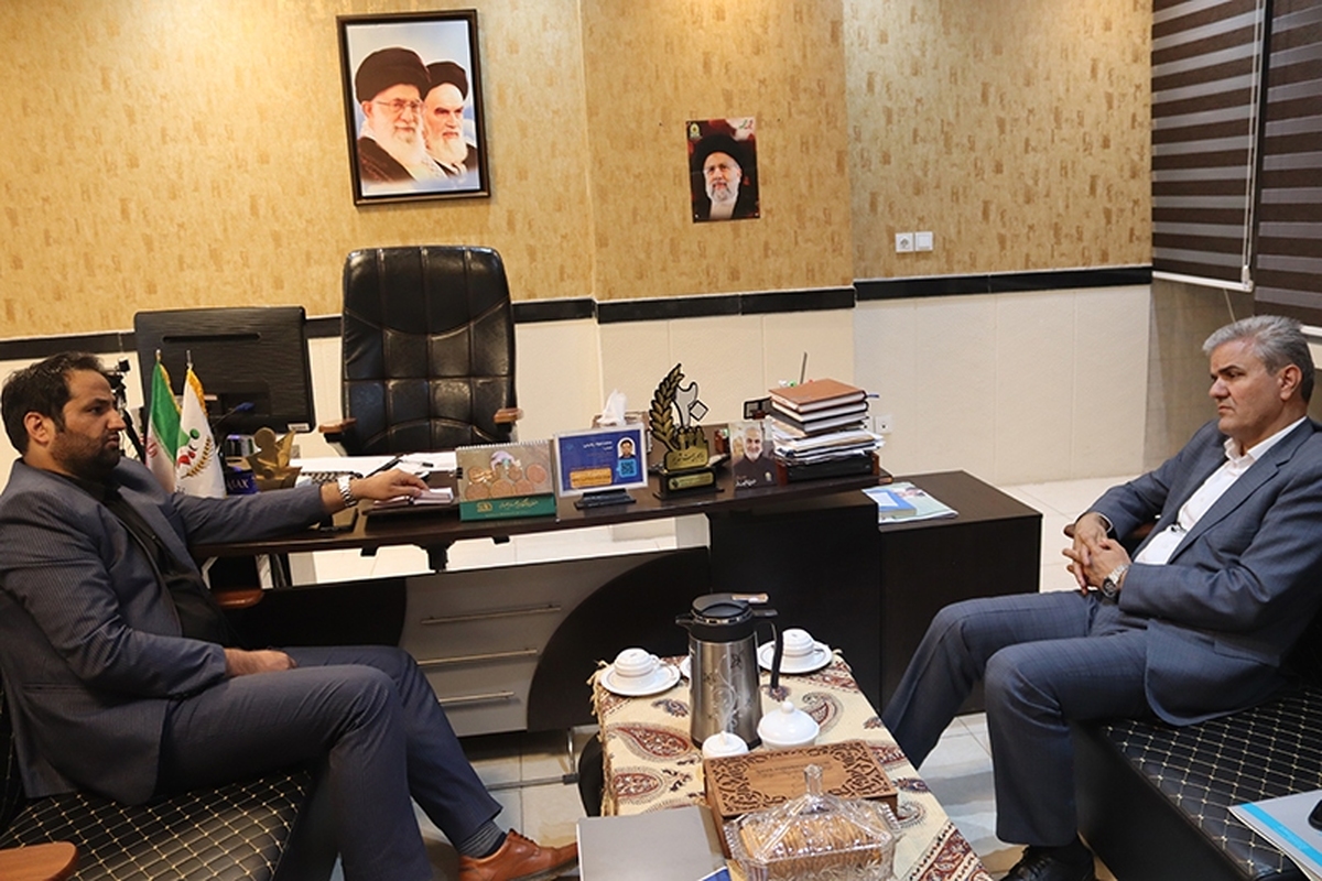 در نشست مدیر صندوق بیمه استان و مدیرشعب بانک توسعه تعاون استان یزد بر همکاری و تعامل در راستای گسترش پوشش بیمه ای، ارتقای سطح رفاه جامعه هدف و کارگزاران تاکید شد.