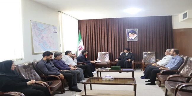 حضور سرپرست صندوق استان همدان در دفتر امام جمعه شهرستان تویسرکان