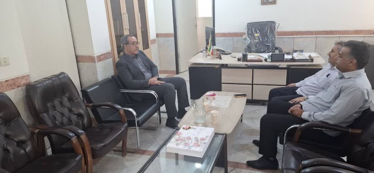 سجاد پرسته مدیر صندوق استان کرمانشاه تأکید نمود با تلاش مضاعف و اطلاع رسانی به موقع امکان افزایش و رشد بیمه شدگان فعال در بخش کوزران شهرستان کرمانشاه میسر خواهد شد.