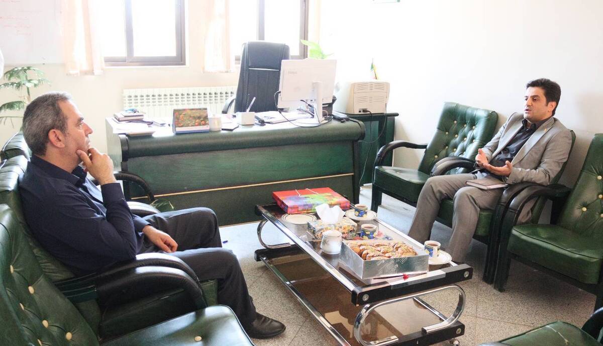 در راستای گسترش پوشش بیمه‌ای جمعیت روستایی و عشایری بخش کوهین، مدیر صندوق استان قزوین با بخشدار این بخش، دیدار و گفت‌وگو کرد.