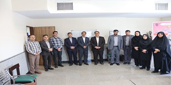 برگزاری میز خدمت مشترک با اداره کل تعاون، کار و رفاه اجتماعی استان