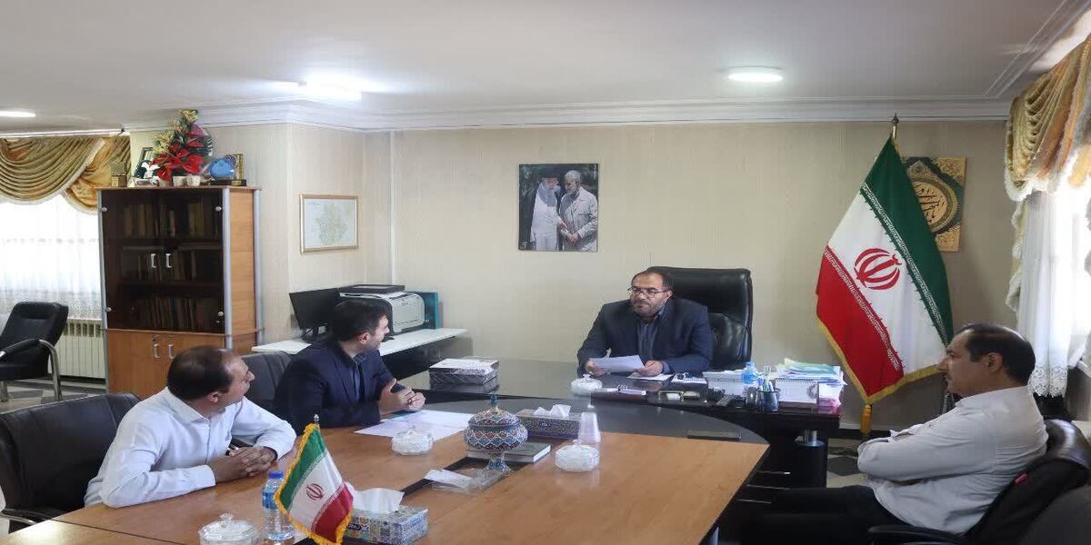 سرپرست صندوق استان با فرماندار شهرستان اسدآباد دیدار کرد.