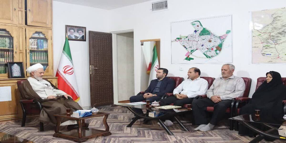 سرپرست صندوق استان با امام جمعه شهرستان اسدآباد دیدار کرد.