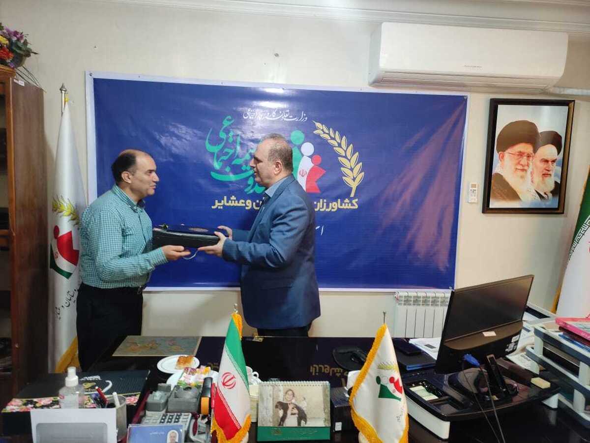 نشست فصلی و تخصصی مدیر صندوق استان، کارشناسان و کارگزاران استان گیلان به مناسبت فرارسیدن روز ملی روستا و عشایر برگزار شد.