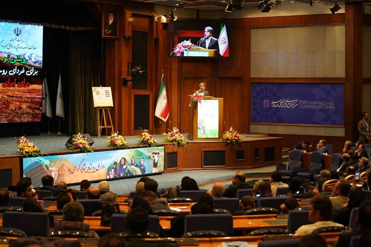 مدیرعامل صندوق در رویداد ملی روز روستا و عشایر، بر نقش بیمه اجتماعی در توسعه پایدار روستایی و عشایری کشور تأکید کرد.