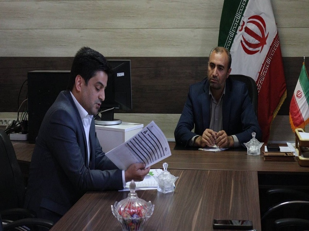 در دیدار مدیر صندوق استان قزوین با بخشدار مرکزی آوج تأکید گردید که شهرستان آوج با پوشش ۸۵ درصدی بیمه‌ای در میان روستاییان و عشایر، رتبه نخست استان را به خود اختصاص داده و این روند باید تا تحقق پوشش کامل ادامه یابد.