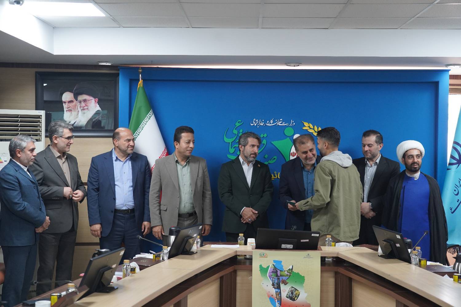 مراسم گرامیداشت هفته دفاع مقدس و نشست فرهنگی صندوق بیمه اجتماعی