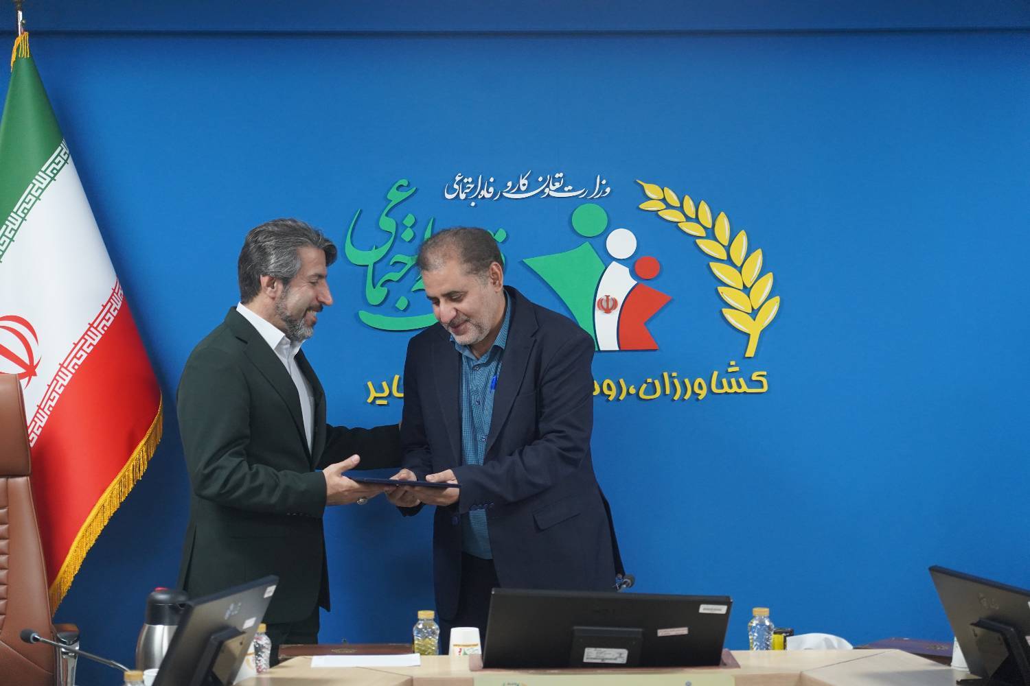 مراسم گرامیداشت هفته دفاع مقدس و نشست فرهنگی صندوق بیمه اجتماعی