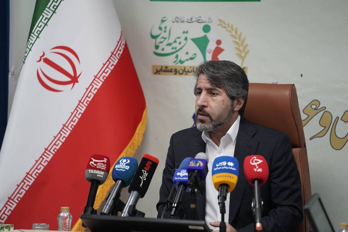 دکتر قادرمرزی در نشست خبری به مناسبت روز ملی روستا و عشایر، بر امکان خرید سنوات سربازی برای بیمه‌پردازان صندوق تأکید کرد.