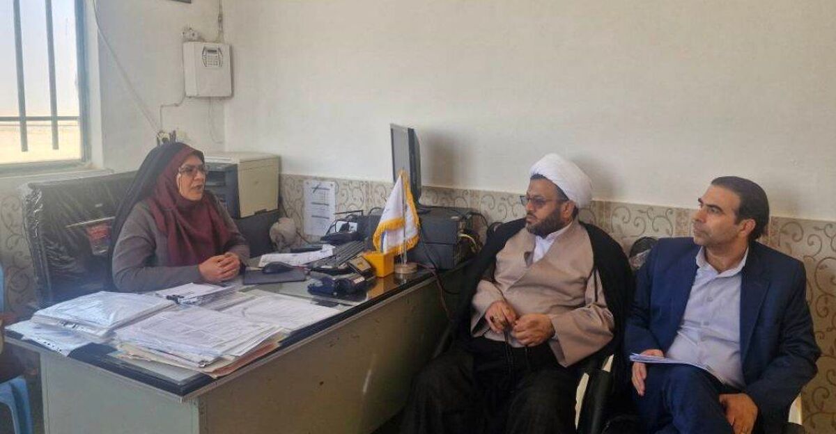رابط صندوق بیمه اجتماعی در بنیاد علوی با بازدید از کارگزاری‌های استان خراسان رضوی، روند ارائه خدمات به روستاییان و اقشار کم‌درآمد را بررسی و بر ارتقای کیفیت خدمات و رفع مشکلات موجود تأکید کرد.