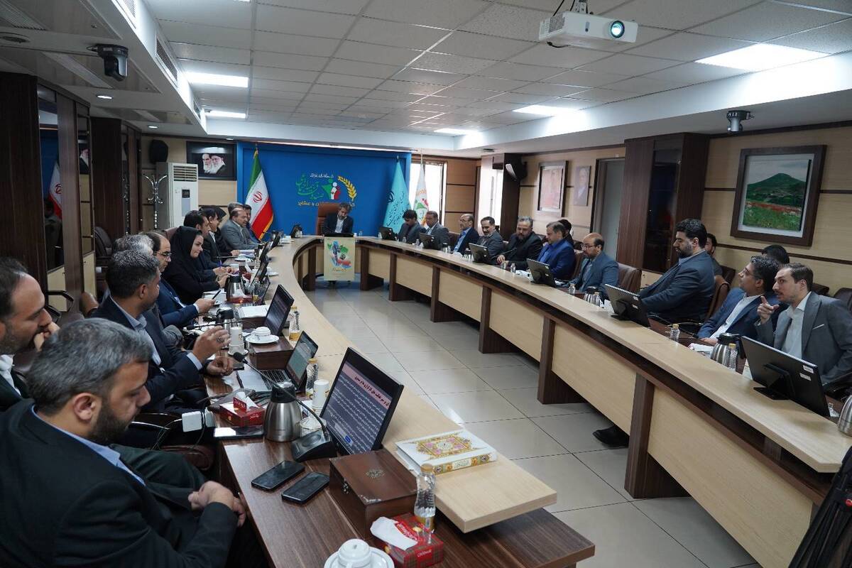 شورای مدیران صندوق با مشارکت برخط کارگزاران سراسر کشور به منظور بررسی عملکرد، تعیین اولویت‌ها و تدوین راهبردهای توسعه‌ای برگزار شد.