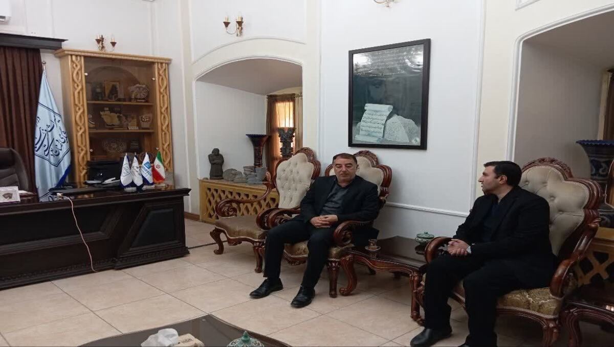 سرپرست صندوق در نشست با مدیر کل میراث فرهنگی.گردشگری وصنایع دستی استان خدمات صندوق را تبیین کرد.