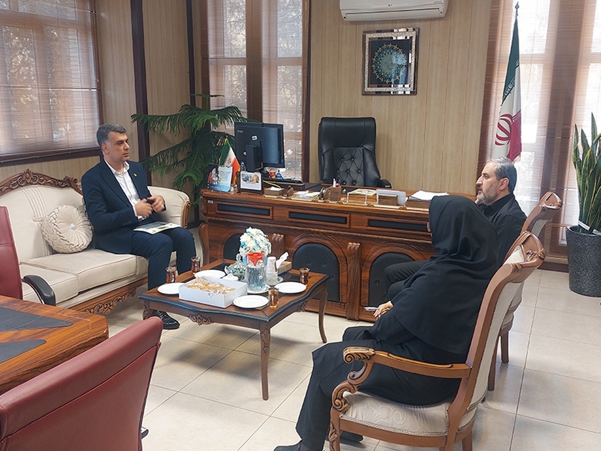 مدیریت صندوق استان البرز در راستای تبیین اقدامات و اهداف صندوق به جامعه هدف و افزایش ضریب نفوذ بیمه ای، با مدیرکل بازرسی و ارزیابی عملکرد استانداری البرز دیدار و گفتگو کرد.